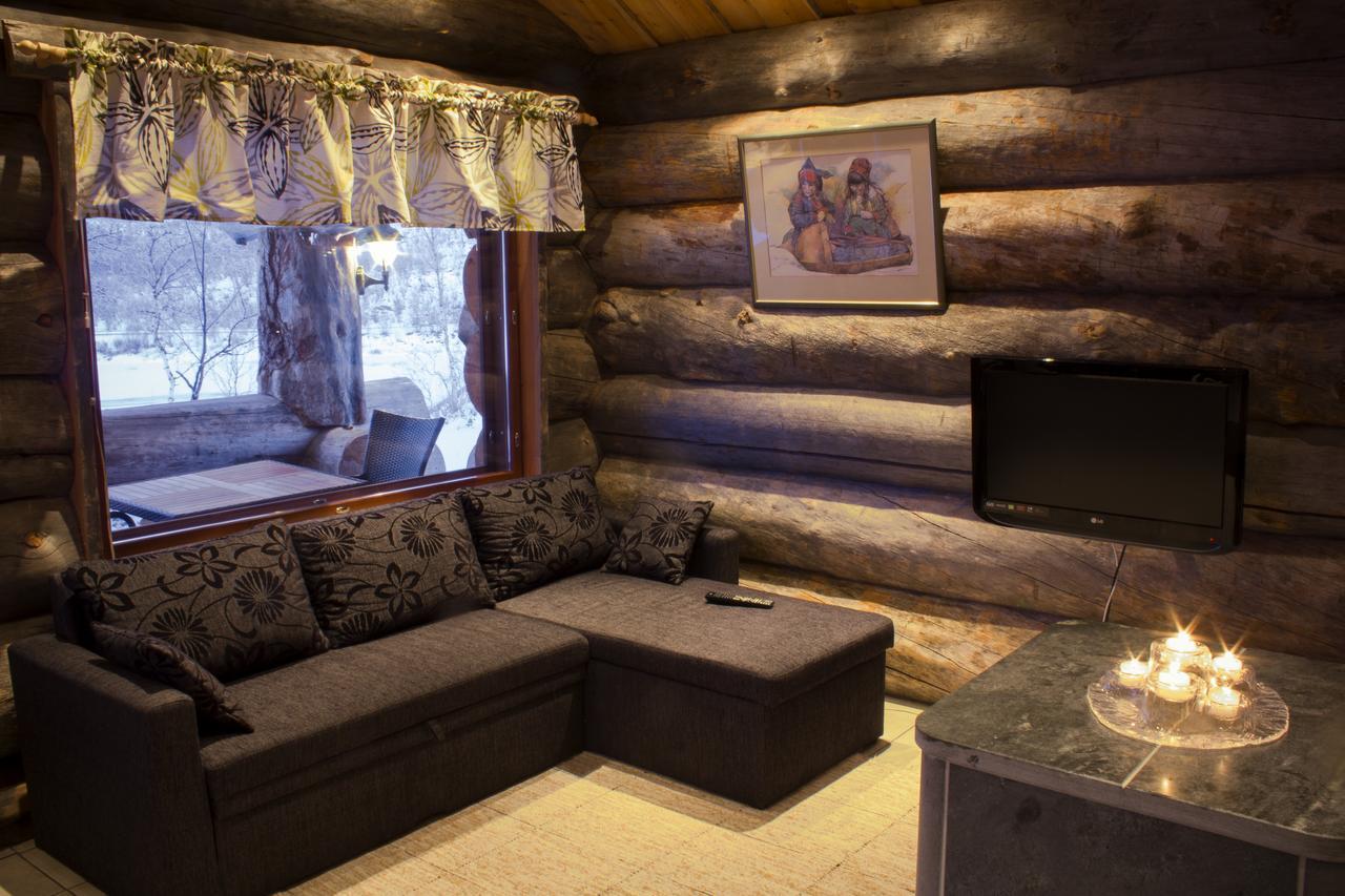 Osman Kelohovi Villa Утсьоки Екстериор снимка